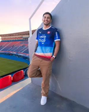 REMERA CERRO PORTEÑO ALTERNATIVA (2025) ATARDECER AZULGRANA